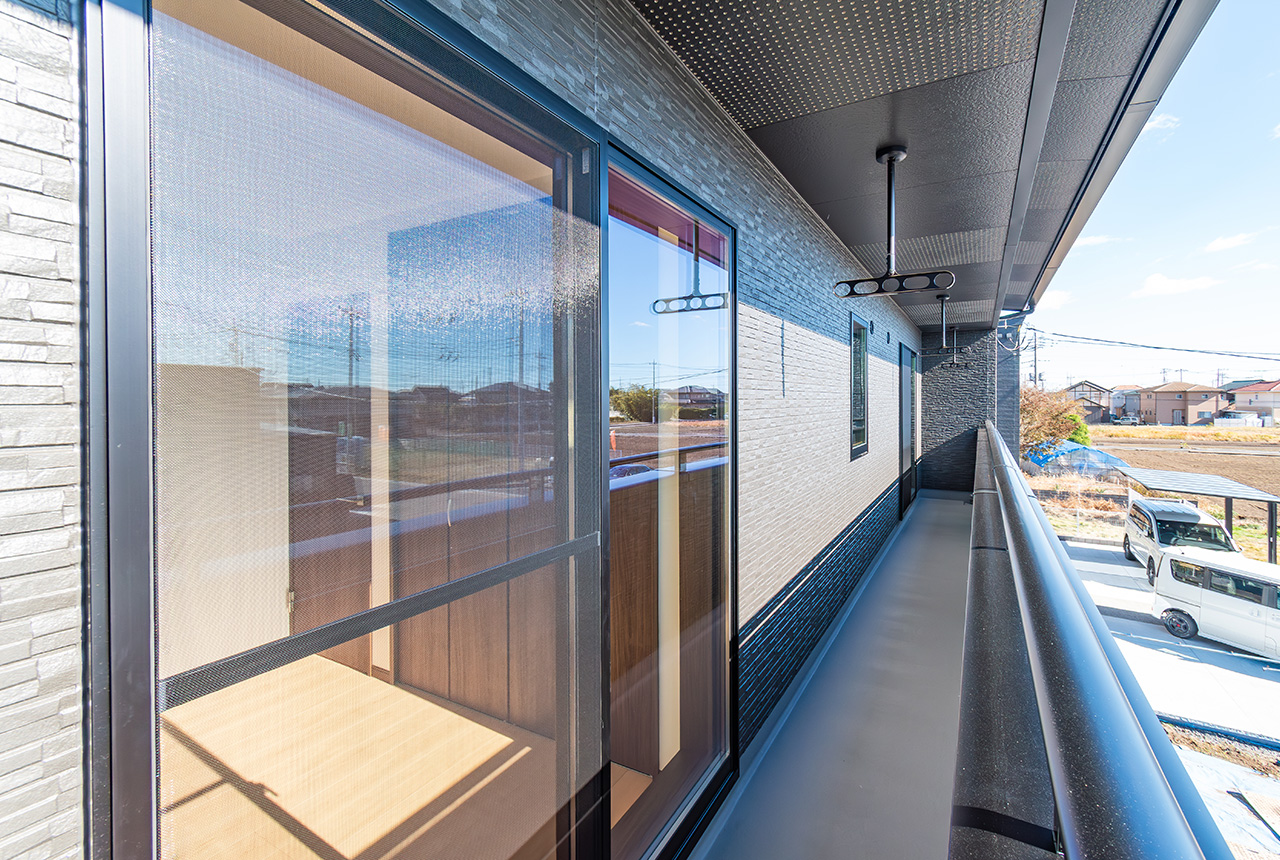 ダイニングとキッチンが繋がる開放的な空間